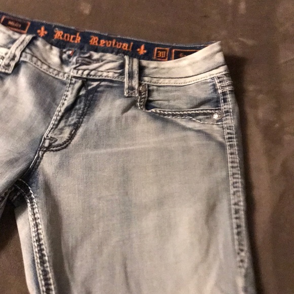 π¨ SOLD π¨ Like new capris ππ» - Picture 4 of 6